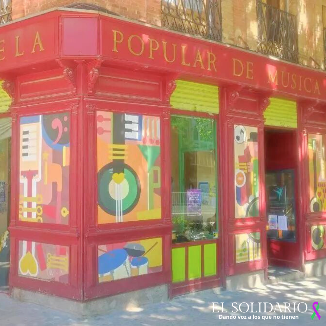 «¡Nos obligan a ser okupas!» La desesperada situación de la escuela popular de música de Chamberí