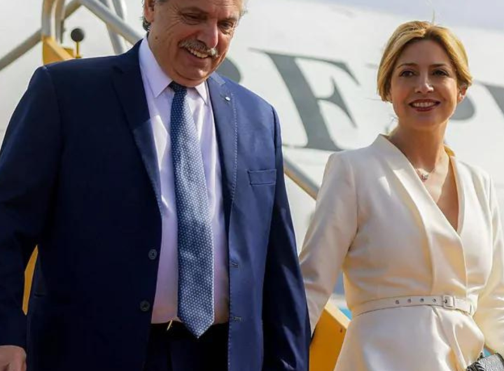 Alberto Fernández y Fabiola Yáñez en un viaje a Paraguay en 2022.AFP