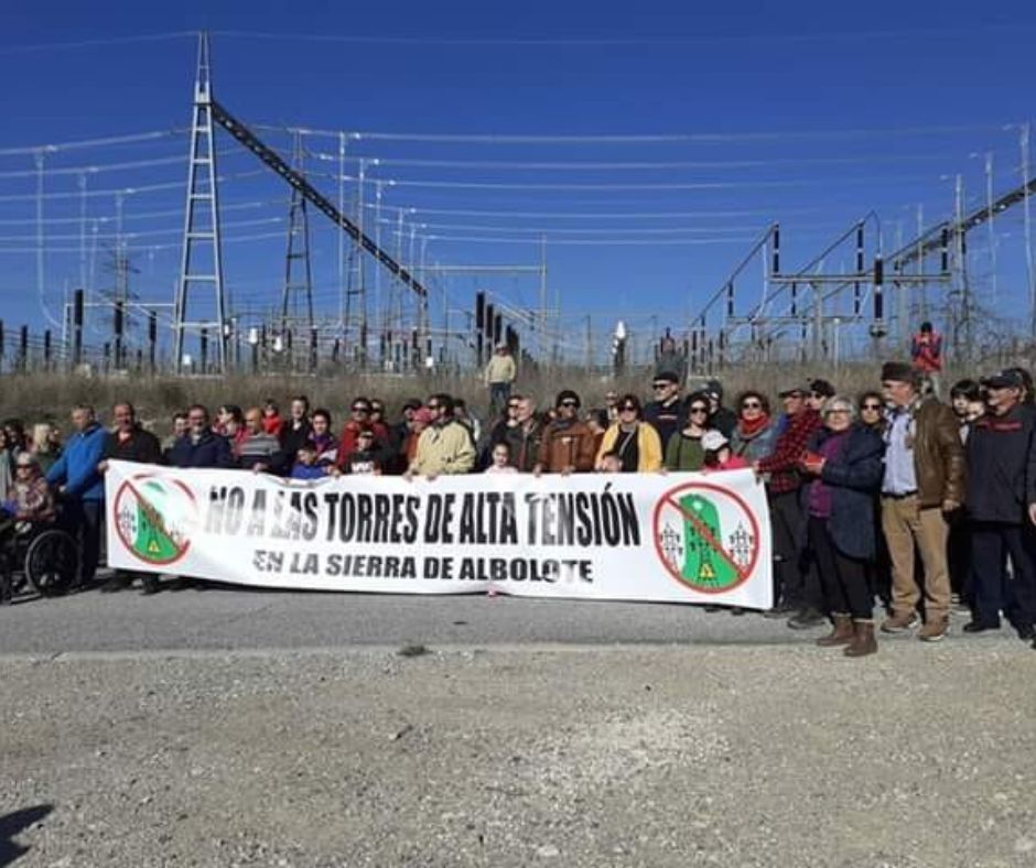 Descubre cómo los habitantes del sur de Granada se han unido en una lucha sin precedentes contra los megaproyectos de energías renovables que amenazan su tierra y su modo de vida.