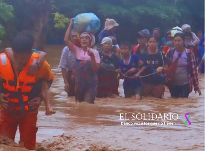 Birmania pide ayuda internacional tras las devastadoras inundaciones causadas por el tifón Yagi, que han dejado decenas de muertos y 200,000 afectados. La junta militar solicita donaciones para mitigar la crisis humanitaria.