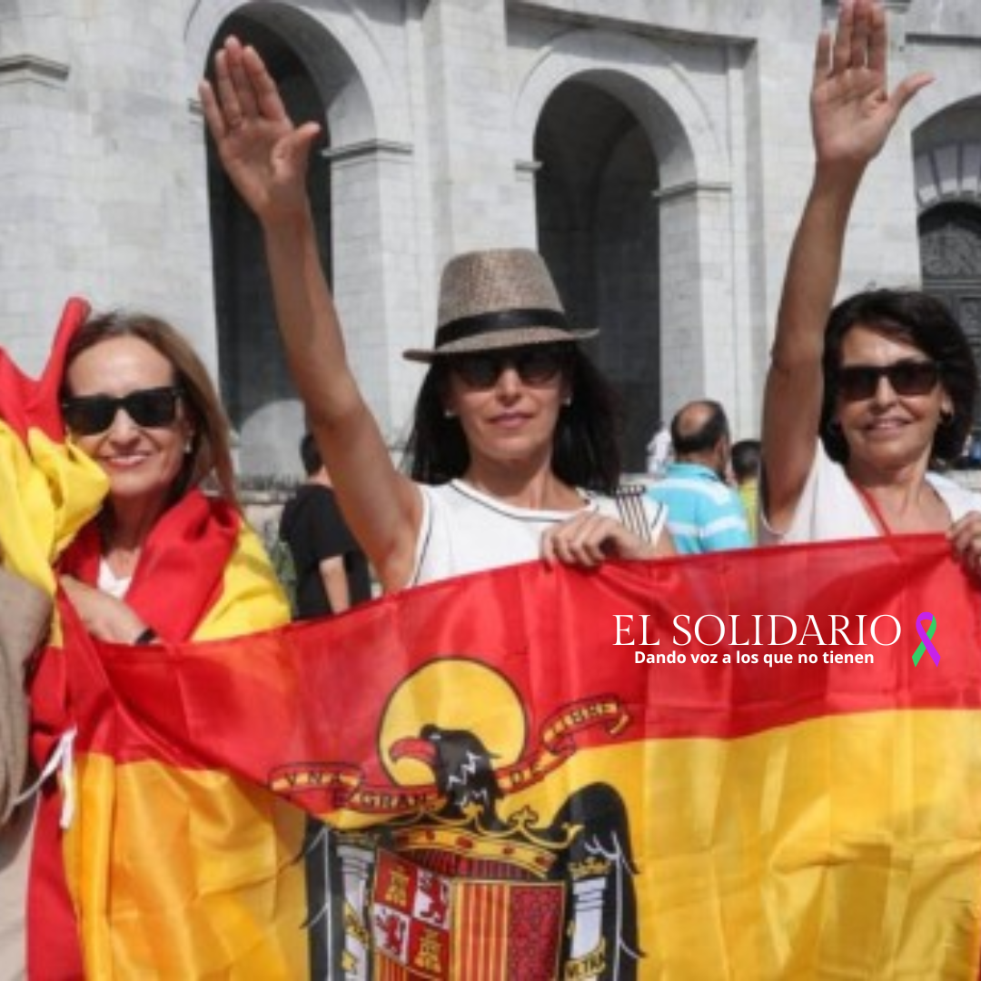La ultraderecha franquista financia su odio vendiendo sudaderas neonazis