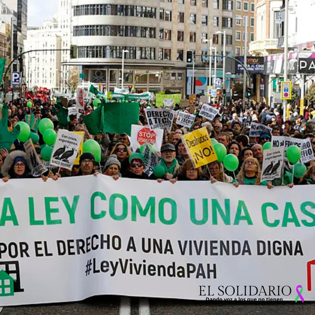 Familia en vivienda pública enfrenta desahucio tras manifestarse el 13-O