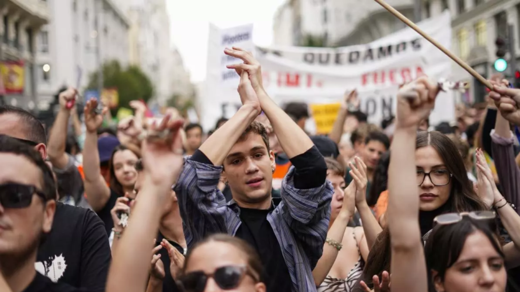 Desahucios implacables, fondos buitre sin freno, alquileres inalcanzables, ¿quién defiende realmente el derecho a la vivienda?