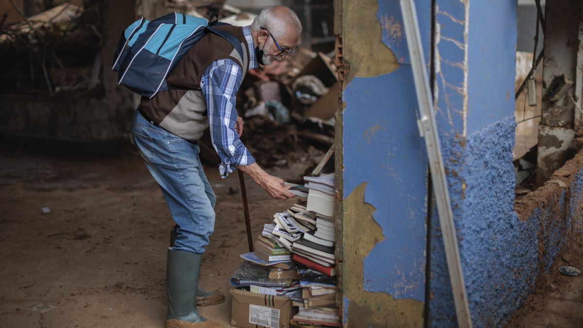 11 del 11: día de las librerías y en Valencia, tras la DANA, se apoyan y reconstruyen para que la reapertura sea una realidad