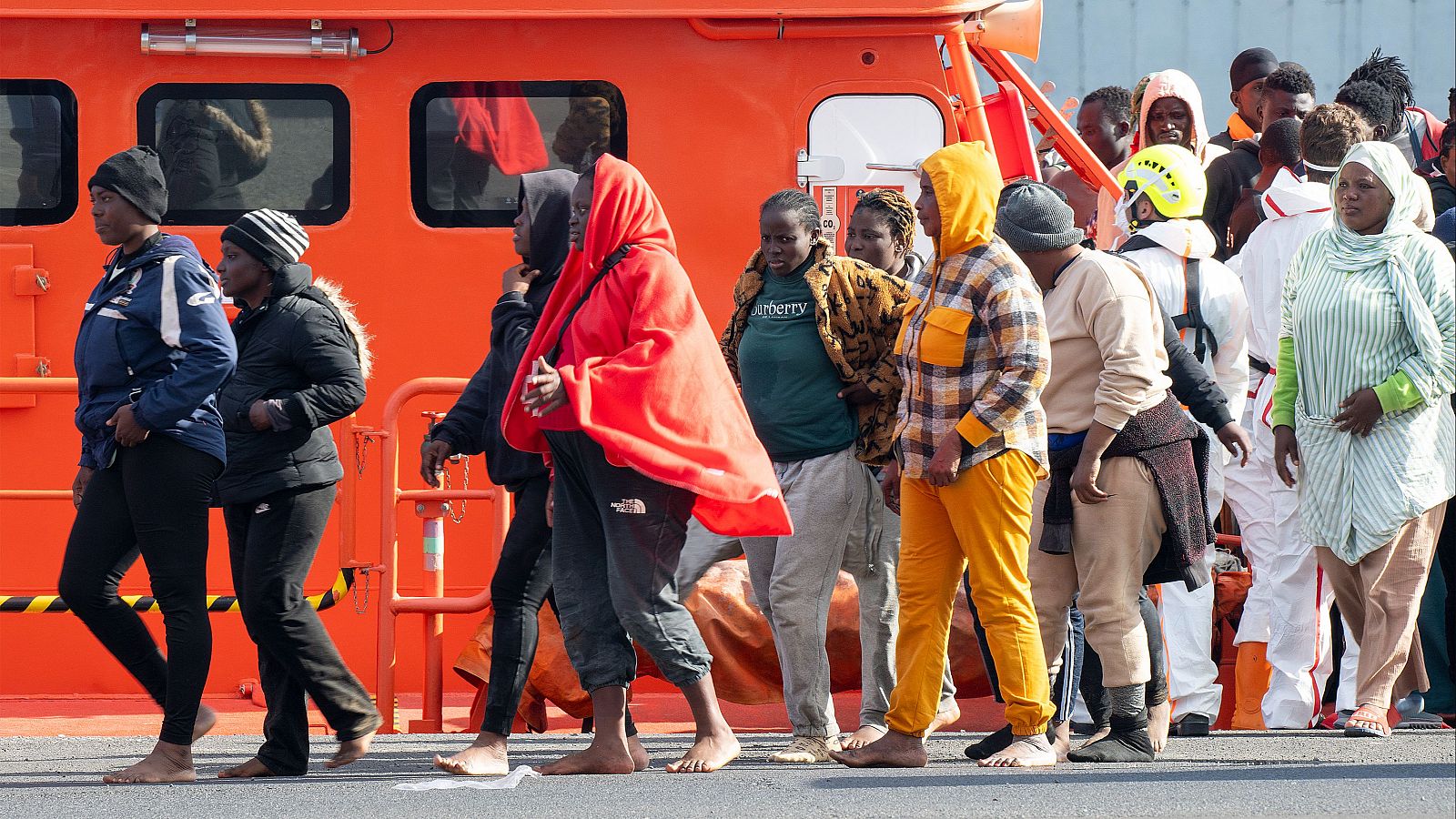 Drama en el Atlántico: salvamento marítimo rescata a 375 migrantes en Canarias