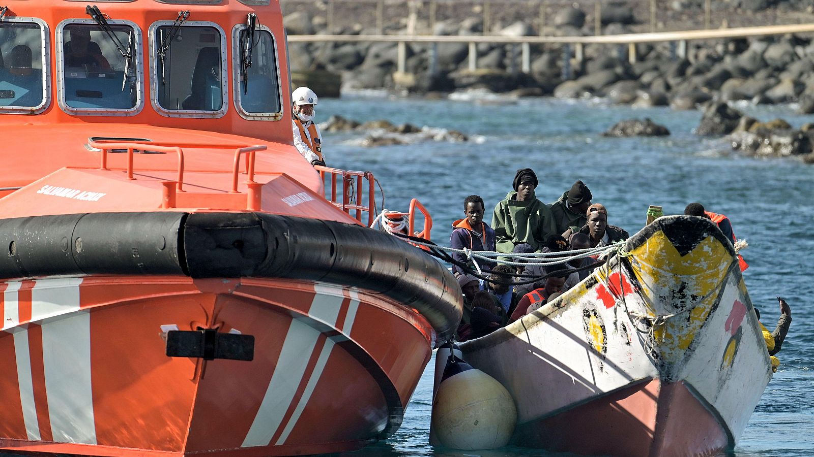 Más de 300 migrantes llegaron a Canarias en Navidad, acentuando la crisis migratoria