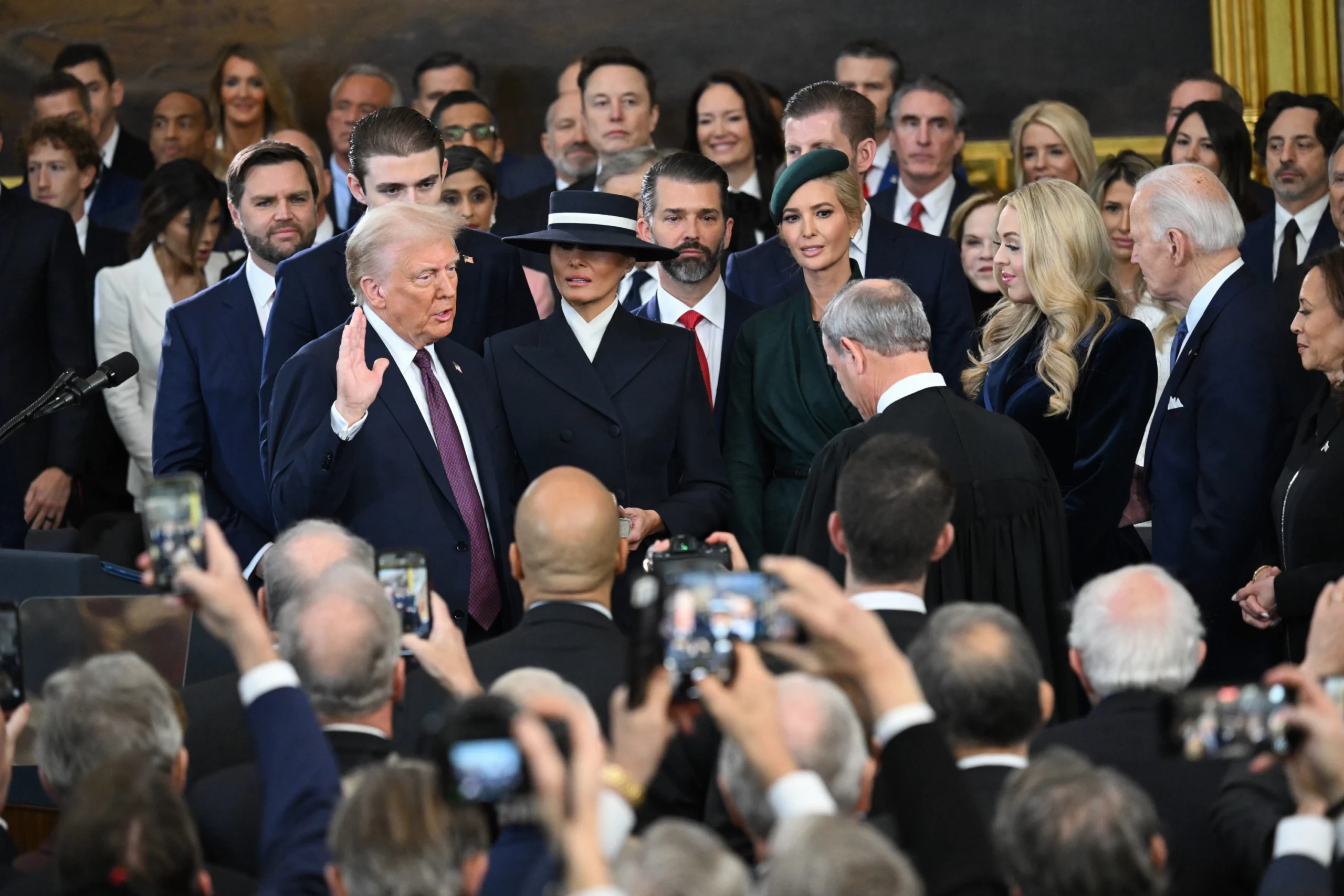 Trump inicia su mandato con medidas regresivas y el apoyo de la ultraderecha global 