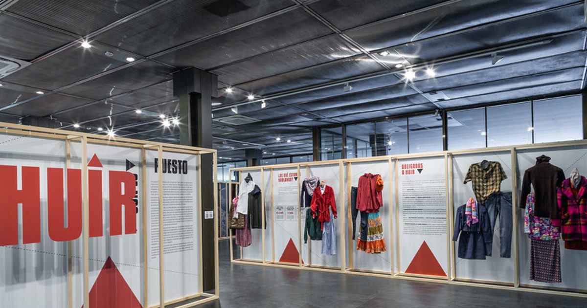 «Huir con lo puesto»: una exposición que humaniza la crisis de los refugiados