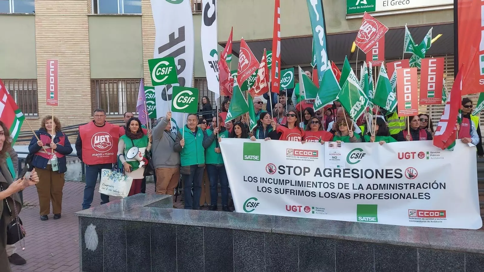 Los trabajadores del SAS se encaran ante las agresiones: «No somos los culpables»