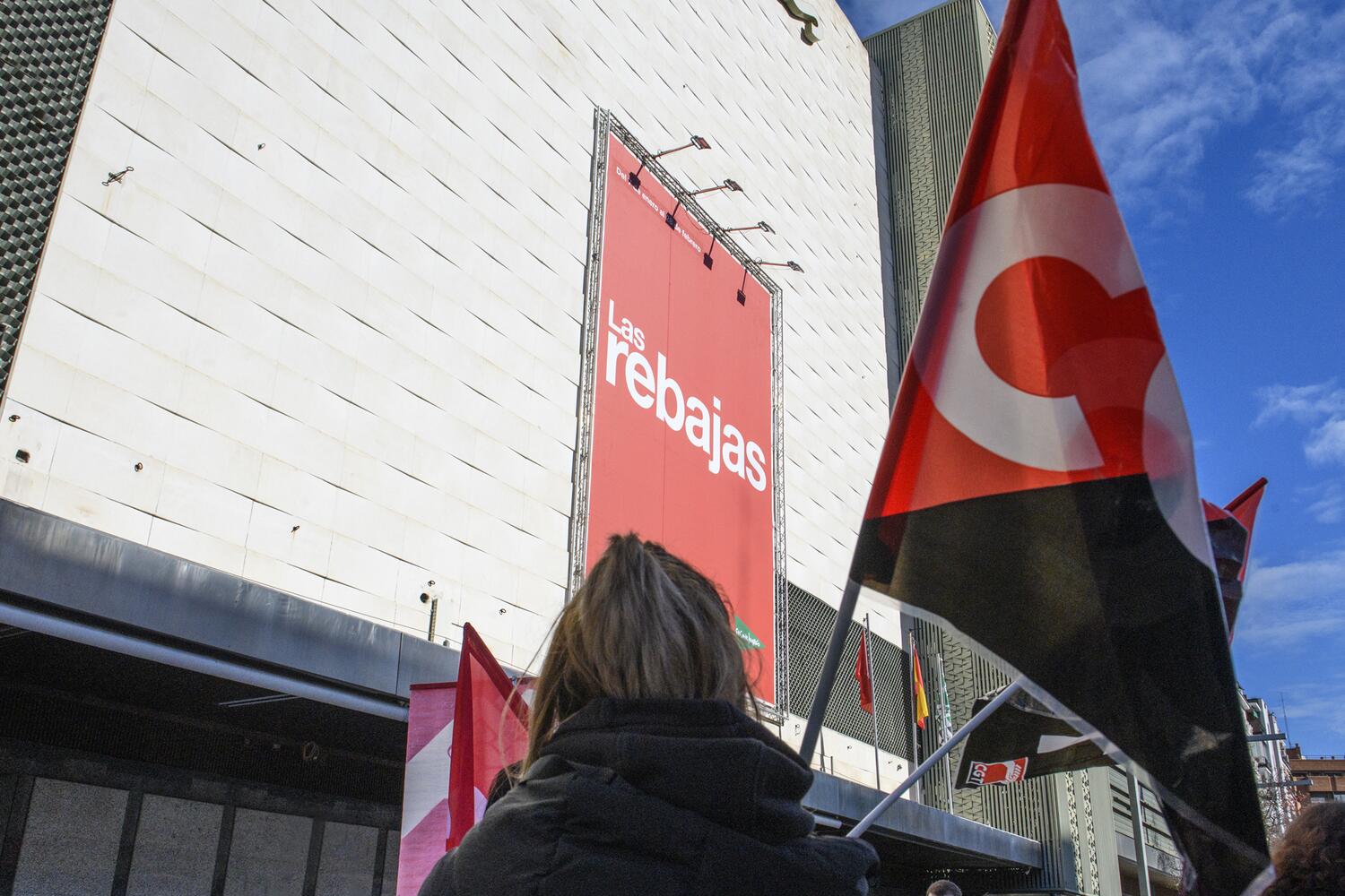 El Corte Inglés frente a un juez por incumplimientos,  abusos laborales y horarios extendidos
