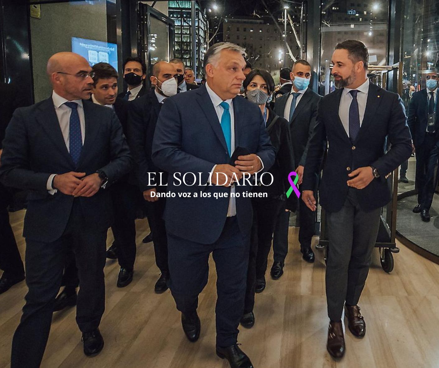 La gente que llevaba tiempo en Vox salen asqueados de la dictadura del tirano Abascal