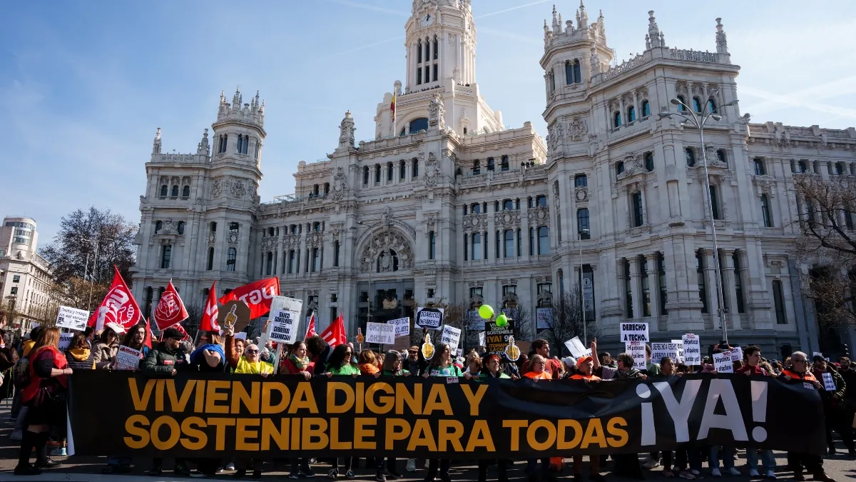 Miles de personas exigen vivienda digna frente a la crisis habitacional en España