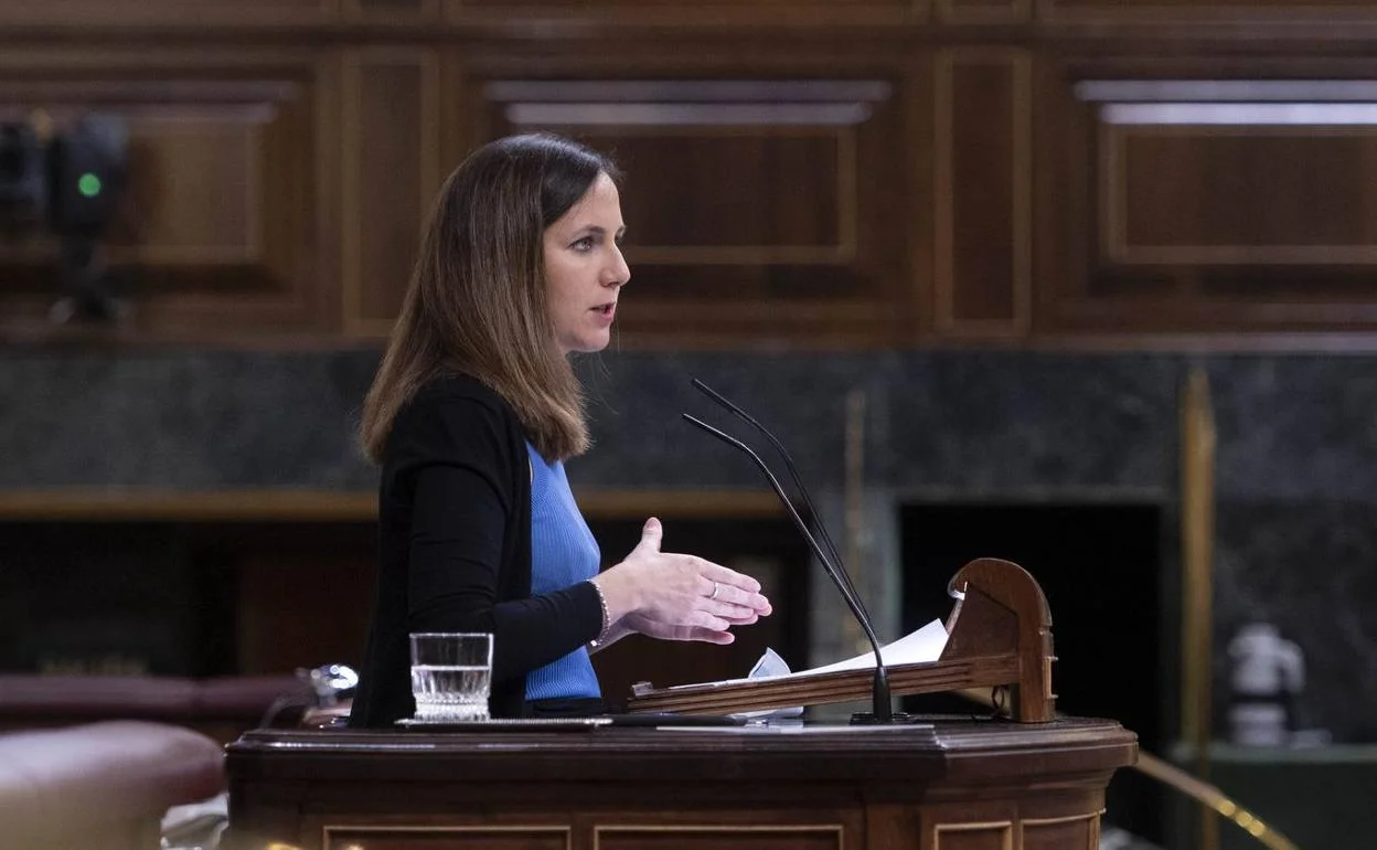 El PSOE frena la ilegalización de Desokupa al abstenerse en el Congreso