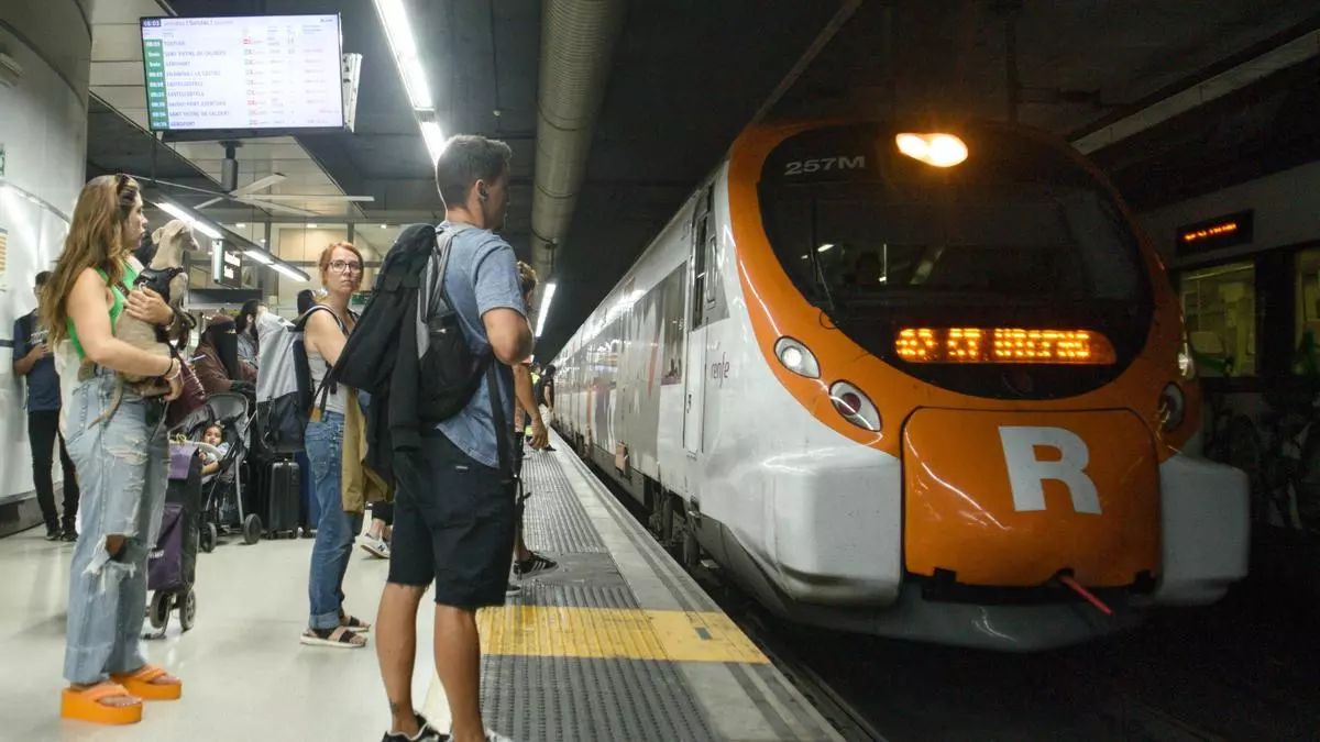Sindicatos de Renfe y Adif convocan una huelga por el traspaso de Rodalies y denuncian conflictos laborales
