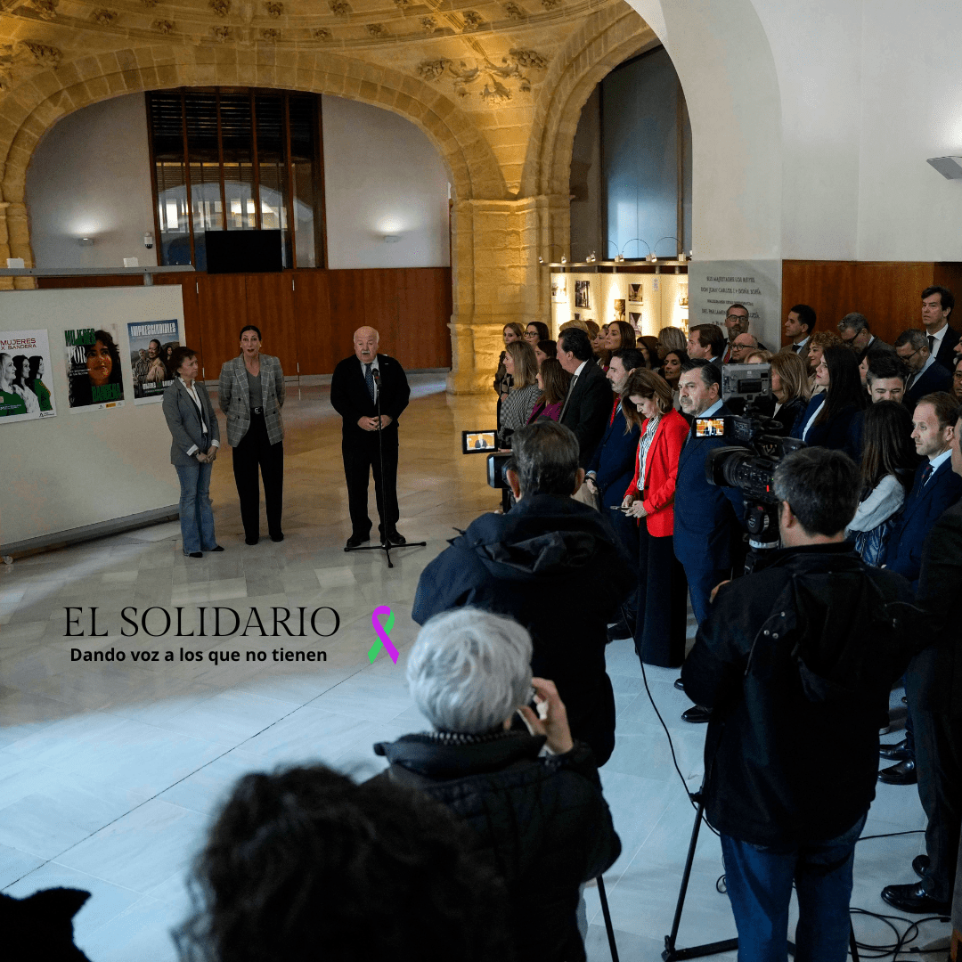 El Parlamento de Andalucía inaugura una exposición conmemorativa por el 8M