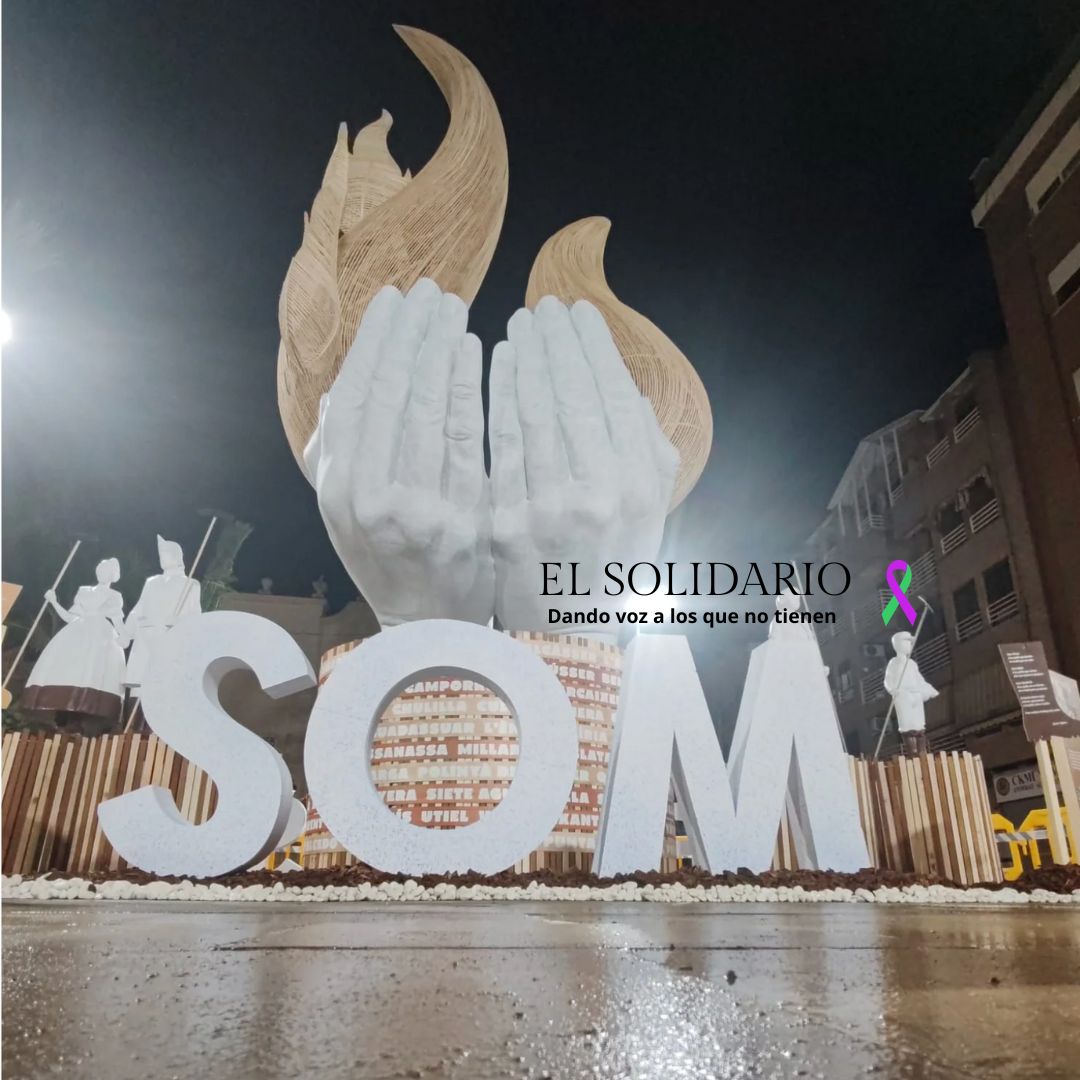 Falla solidaria por los afectados de DANA, un monumento que arde, pero no olvida