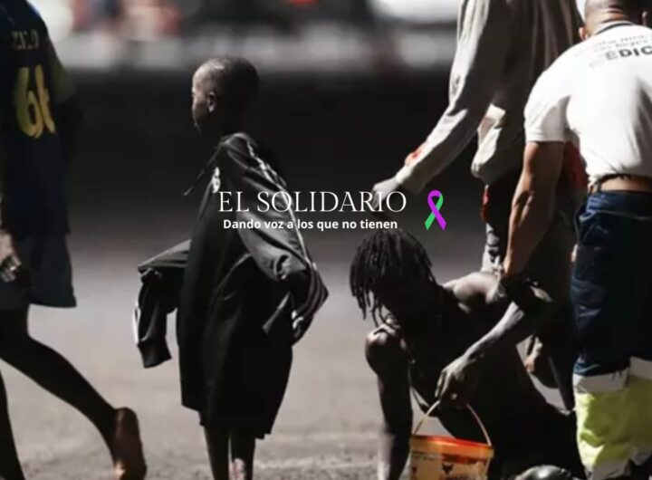 Personas migrantes a su llegada al muelle en El Hierro, Islas Canarias / H.Bilbao / El Solidario