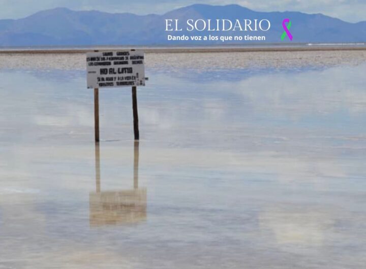 Mensaje de "No al Litio" en Salinas Grandes Jujuy, Argentina / Alfonsina Esquivel / El Solidario