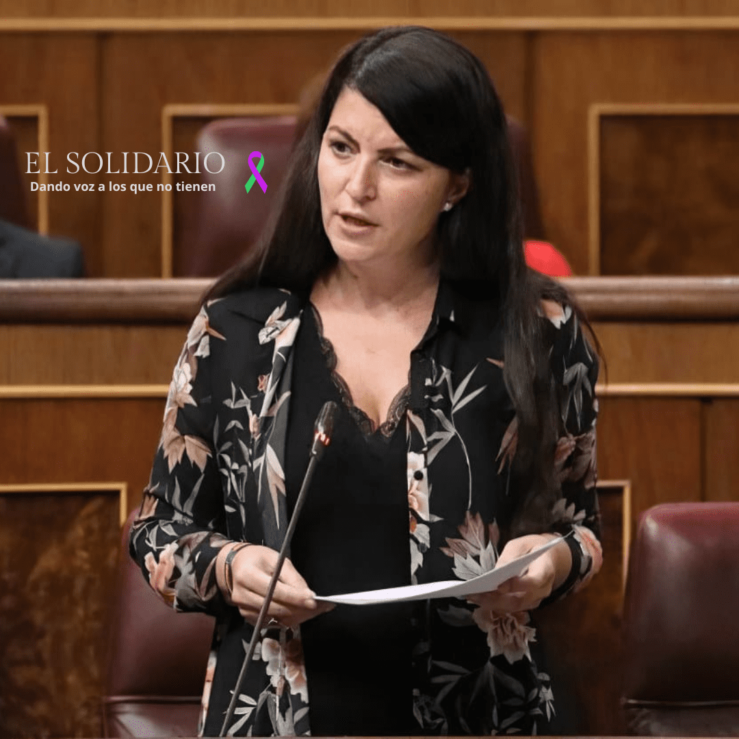 Macarena Olona provoca a manifestantes y desata carga policial en la Universidad de Granada