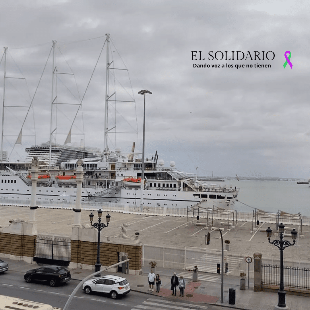 La Semana Santa gaditana comienza con la llegada de 12.077 personas en cruceros