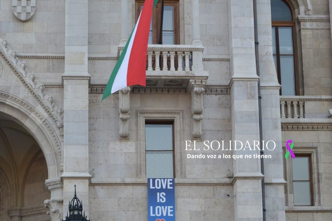 Hungría limita el Orgullo LGTBI+ y la UE responde / Toma del Parlamento de Budapest en 2018 por Alfonsina Esquivel / El Solidario