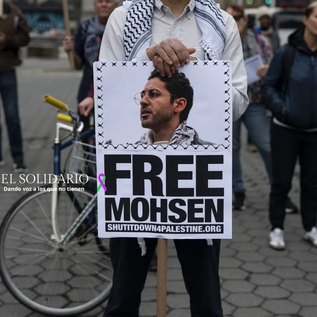 Personas en la ciudad de Nueva York protestan contra la detención del activista palestino y estudiante de la Universidad de Columbia, Mohsen Mahdawi / Toma Mostafa Bassim / El Solidario