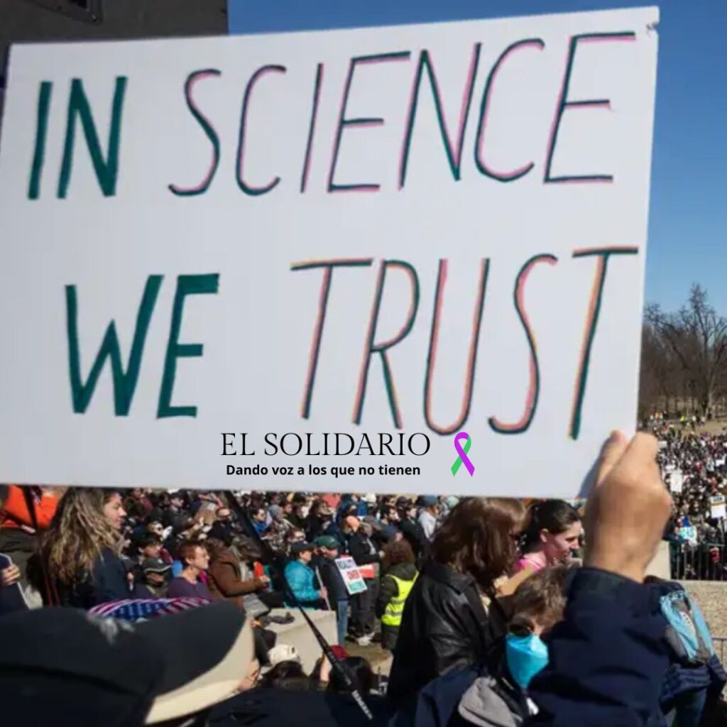Manifestación en el Lincoln Memorial contra los recortes a la ciencia y a la investigación / Toma Allison Bailey / El Solidario