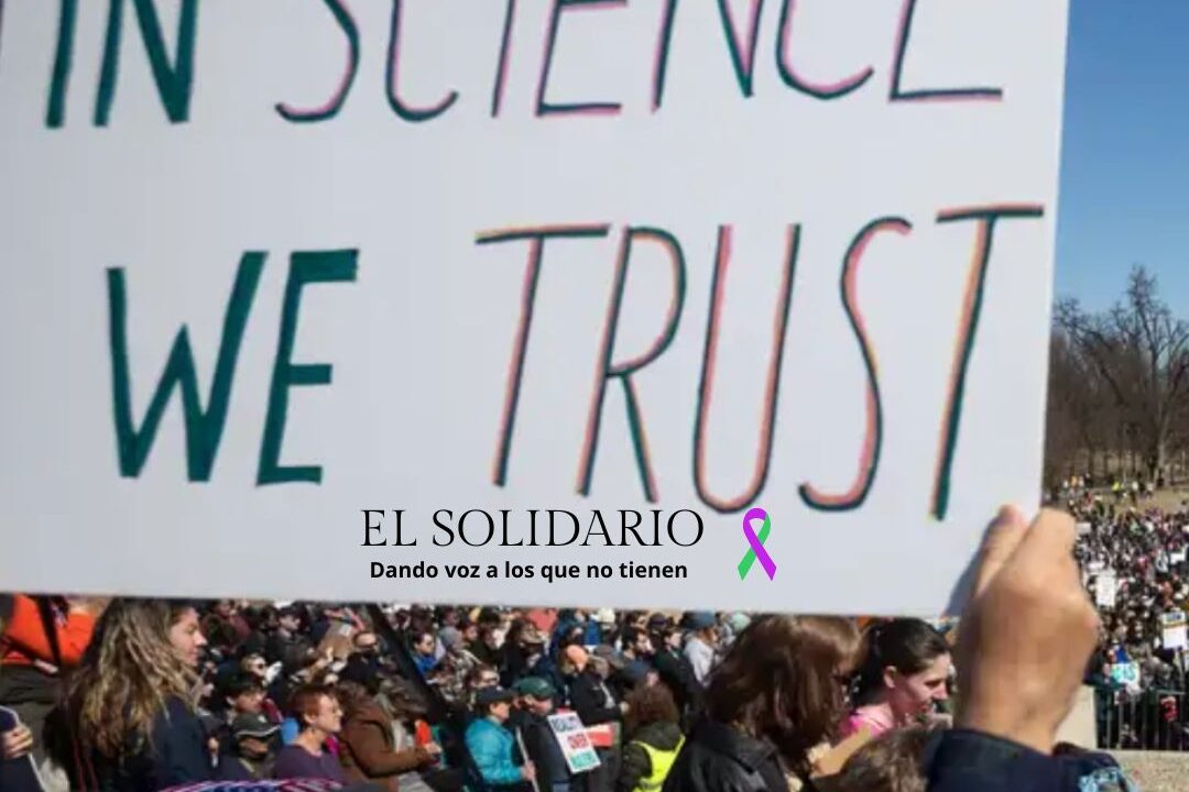 Manifestación en el Lincoln Memorial contra los recortes a la ciencia y a la investigación / Toma Allison Bailey / El Solidario