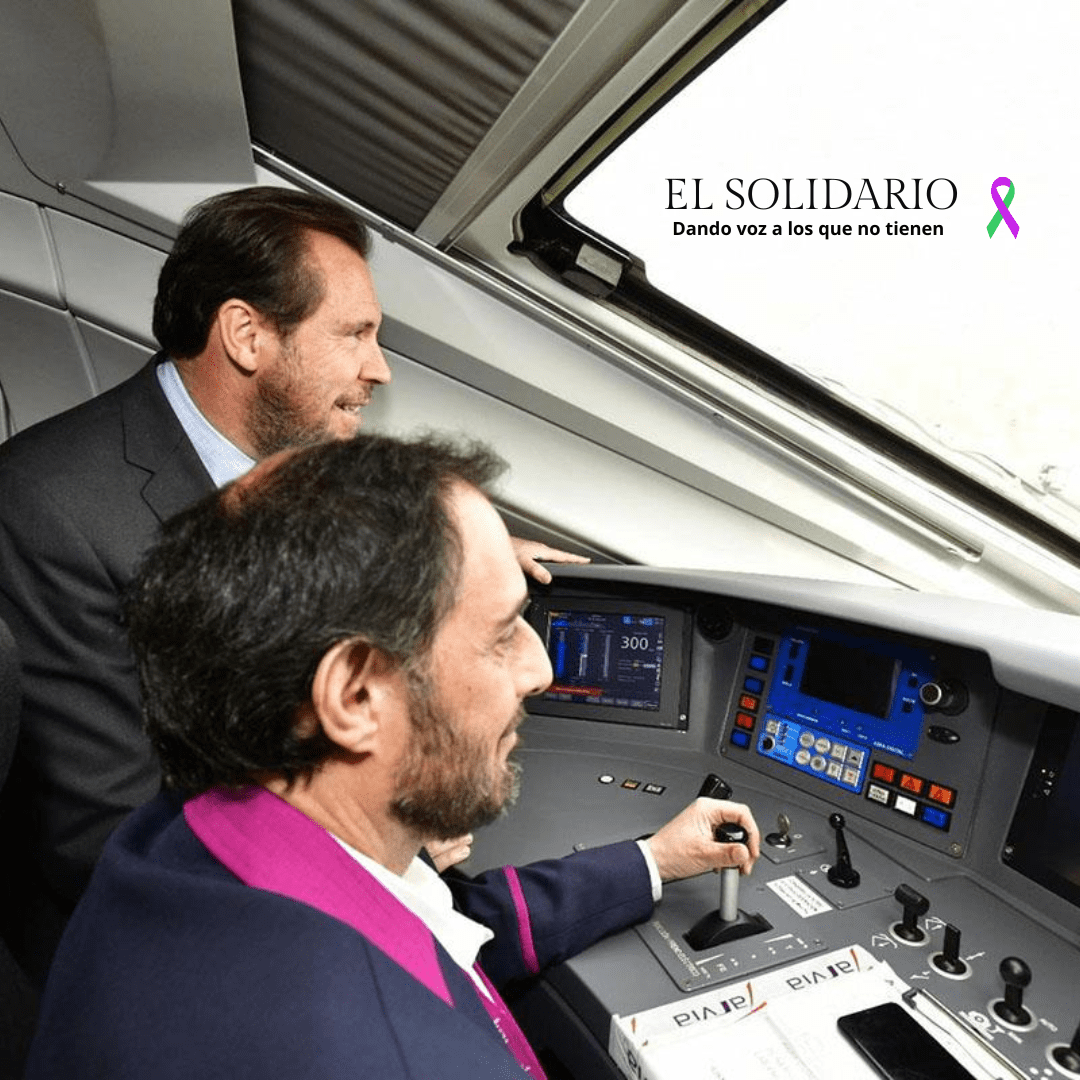 Óscar Puente prueba el tren que conectará Badajoz y Madrid en menos de 4 horas