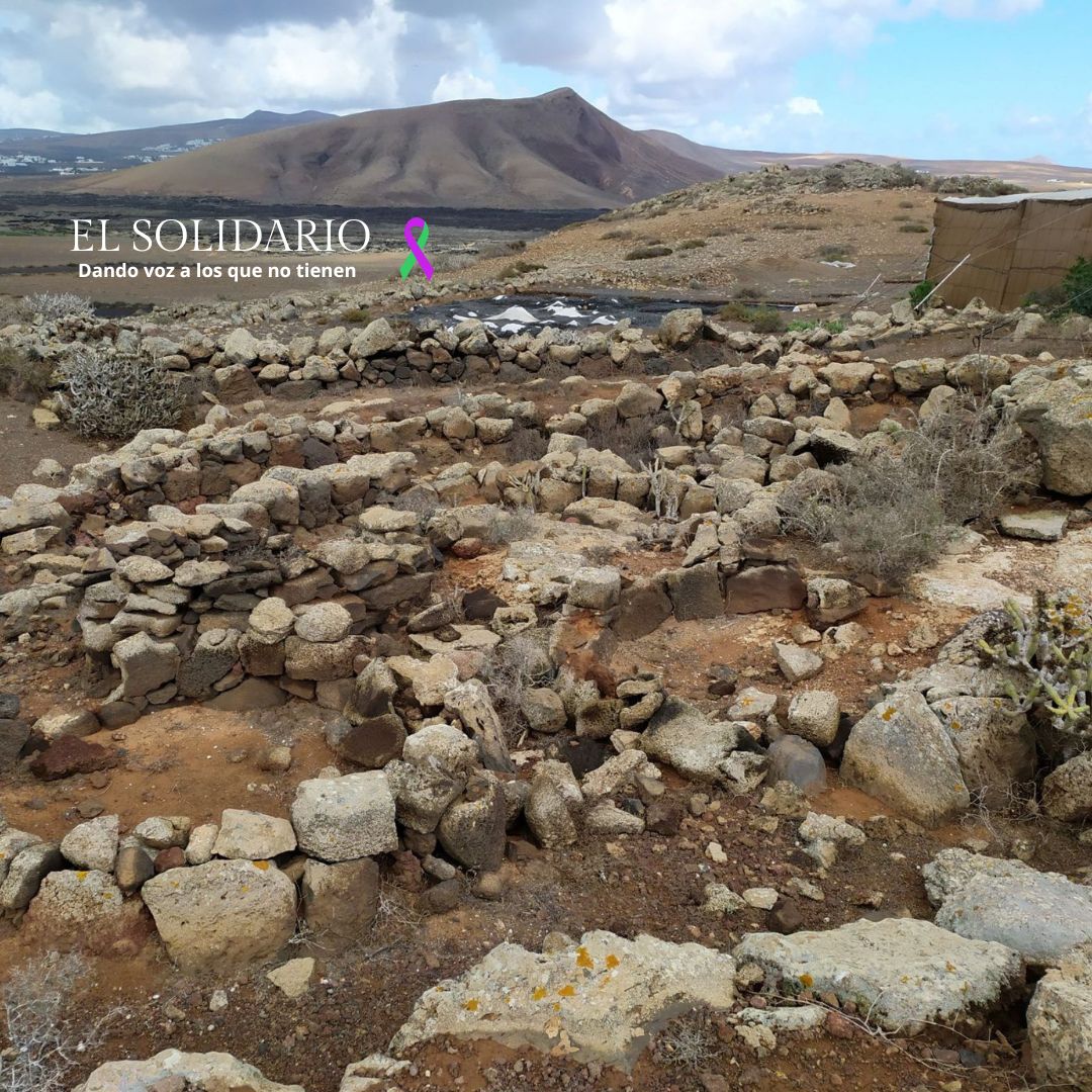 En Lanzarote, vehículos 4×4 dañan zona protegida