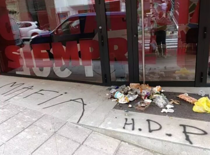 Ataque de vandalismo en la sede del PSOE / Toma PSOE / El Solidario