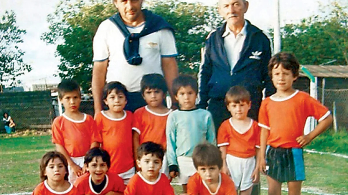 Clubes de barrio: el semillero que el mercado cosecha