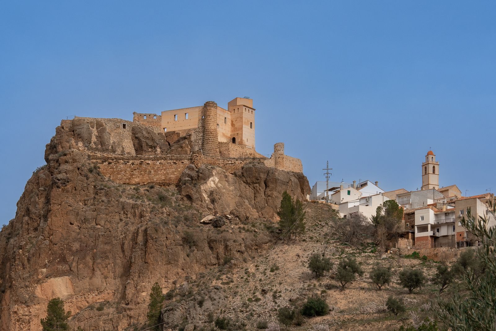El 70% de las viviendas están vacías en los pueblos más pequeños de España mientras en las grandes ciudades no cabe nadie