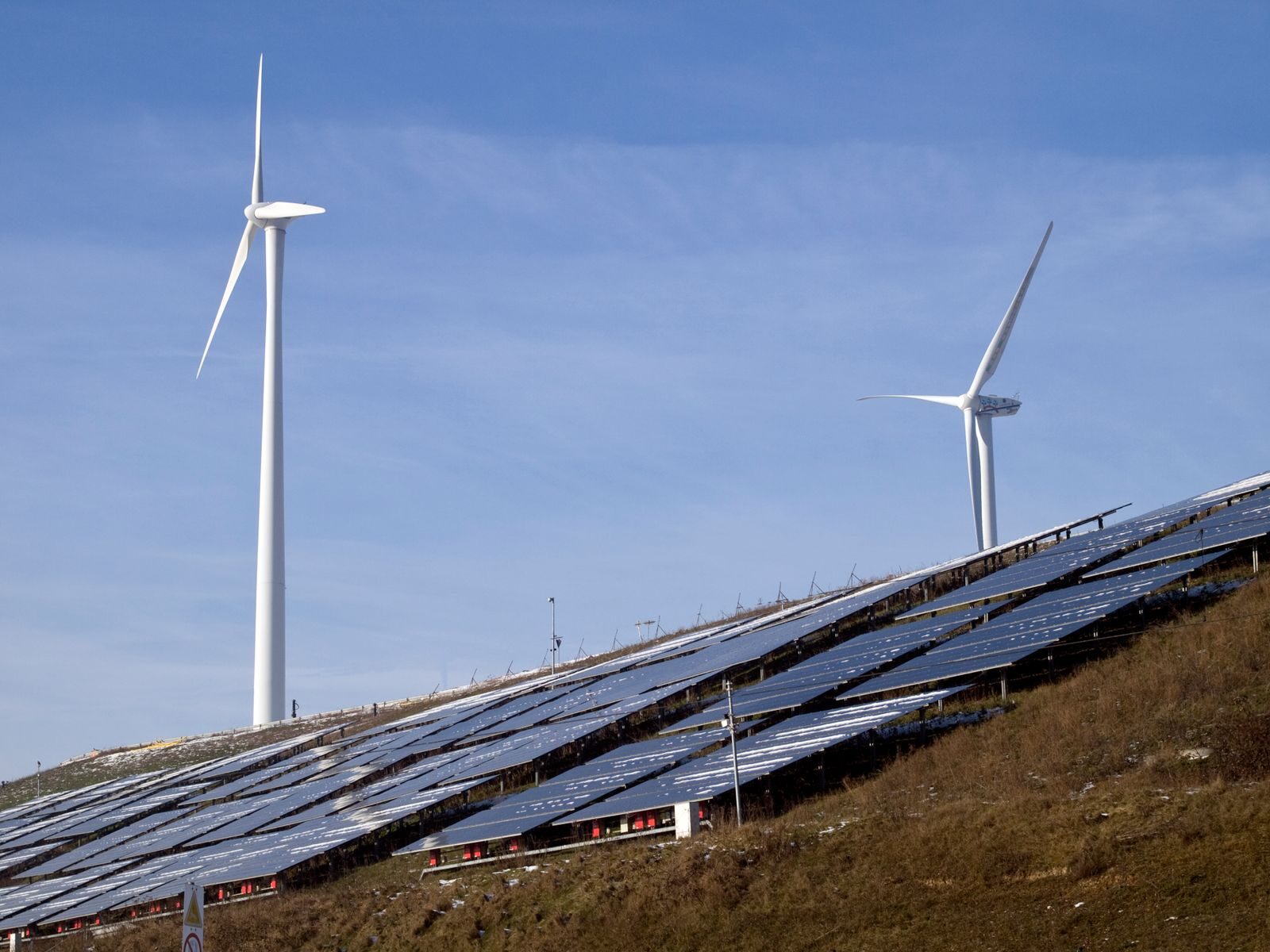 Las energías renovables: el nuevo imán industrial de España