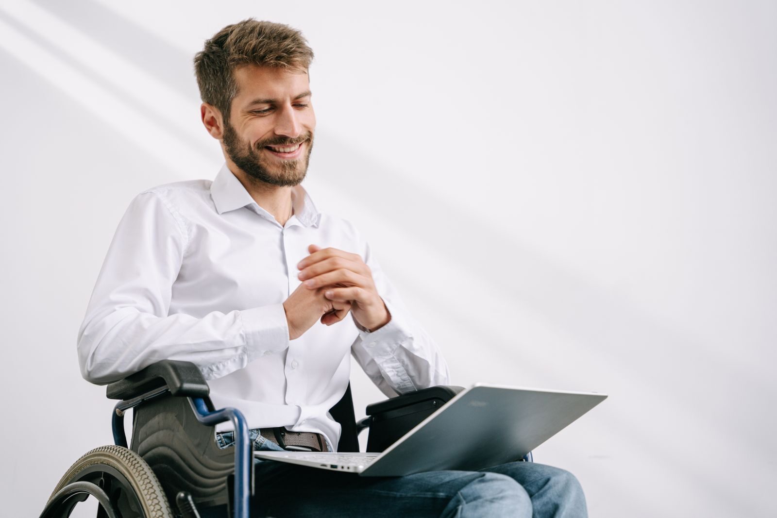 El empleo tecnológico como motor de inclusión: las alianzas estratégicas para incorporar talento con discapacidad en el sector digital