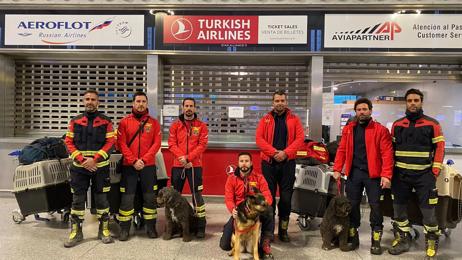 Terremotos en Venezuela: diez bomberos de Málaga viajan con unidad canina y medios de rescate para buscar supervivientes entre escombros