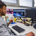 Ubotica Seeing Beyond, empresa que hace nanosatelites, Jose Luis Espinosa director de Ubótica en Ciudad Real, instalada en los laboratorios de la UCLM universidad, informática, informáticos,