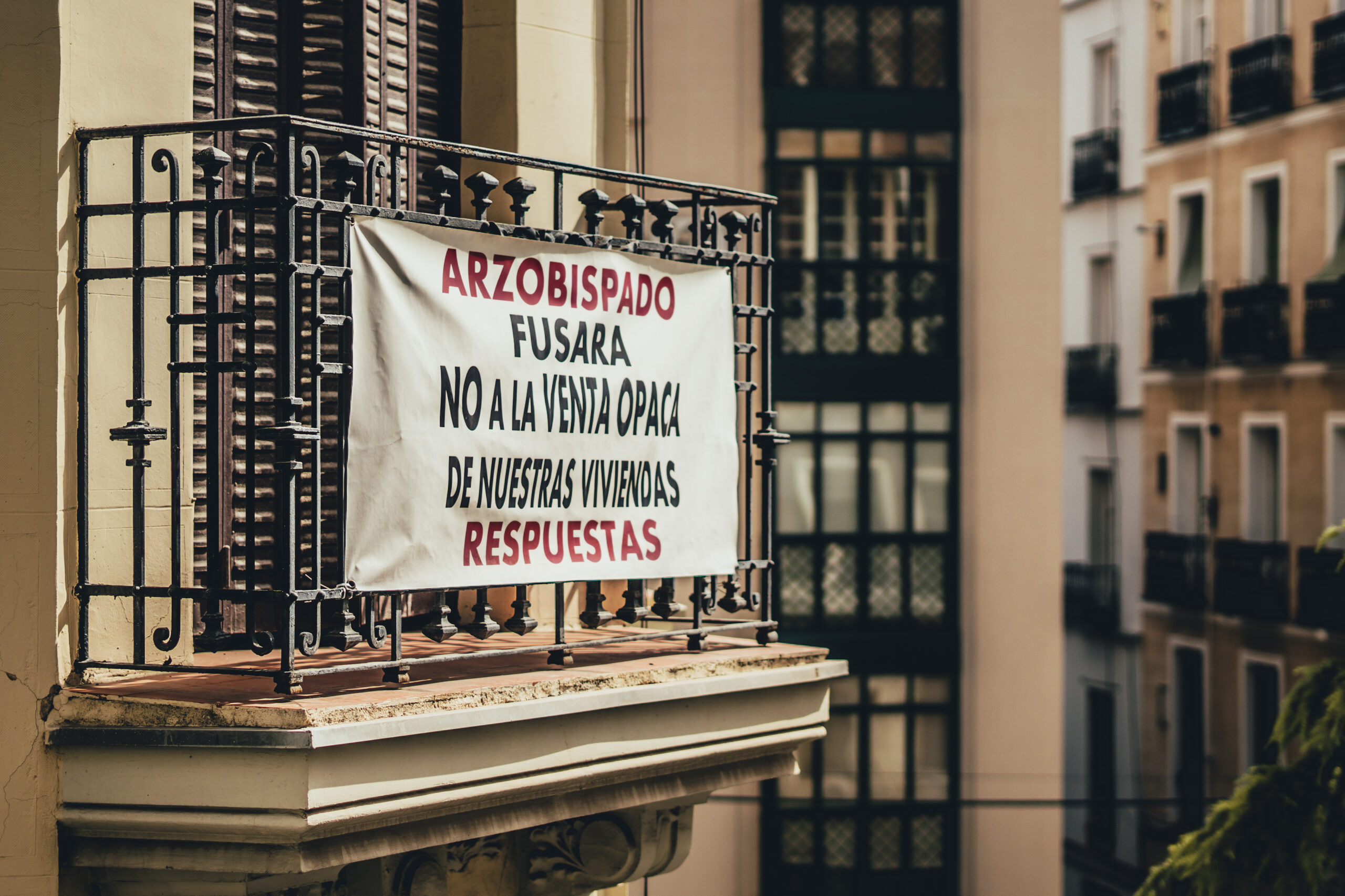 No especularás: cuando entidades de la Iglesia también expulsan vecinos