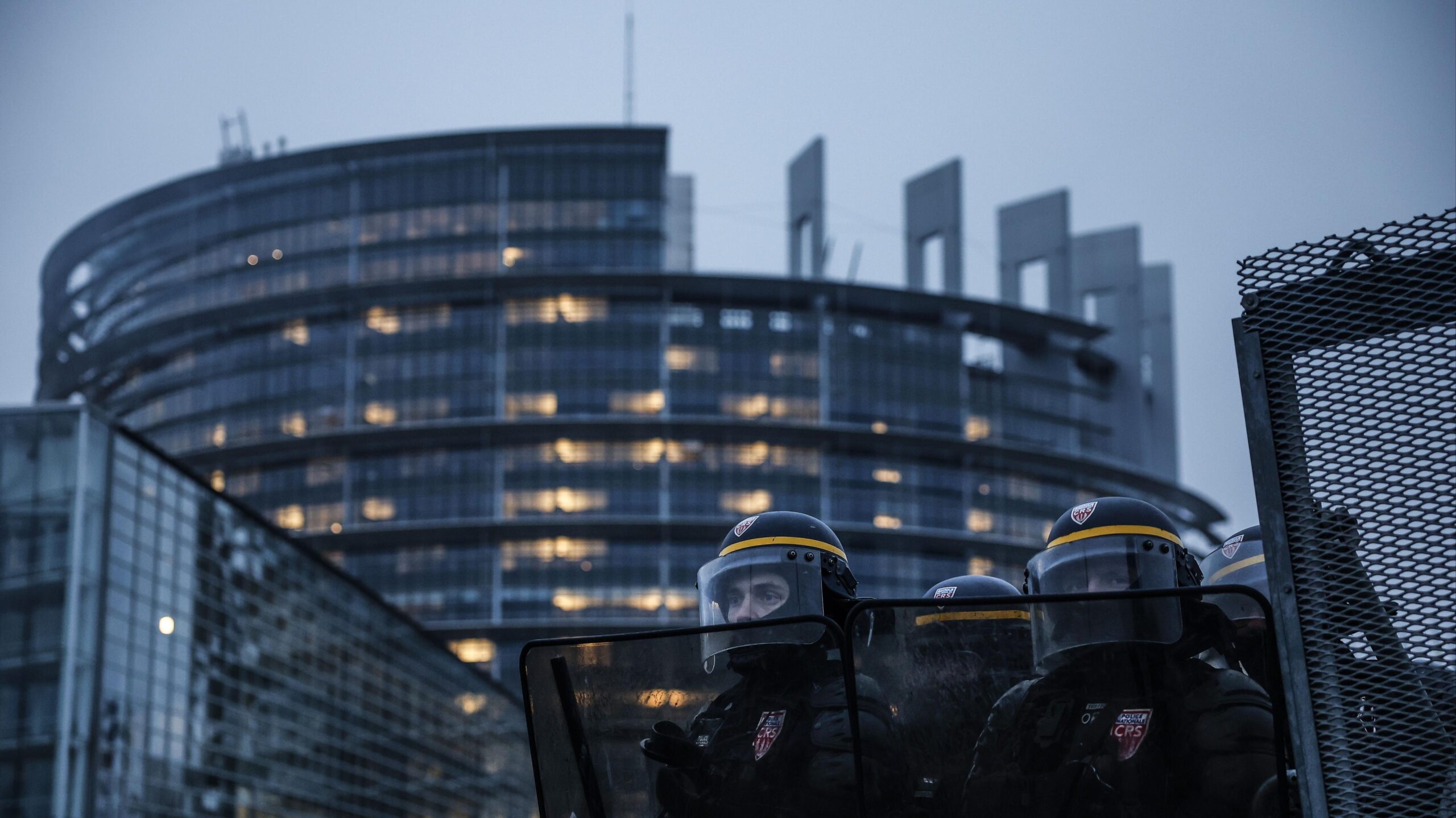 “Mandadlos de vuelta”: la Europa que convierte derechos en expulsiones