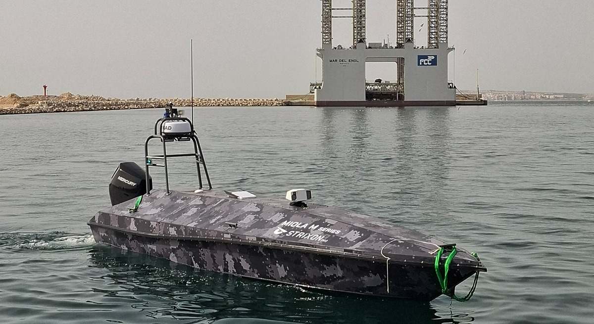 Una embarcación no tripulada con radares e IA se prueba para misiones de vigilancia costera en Alicante
