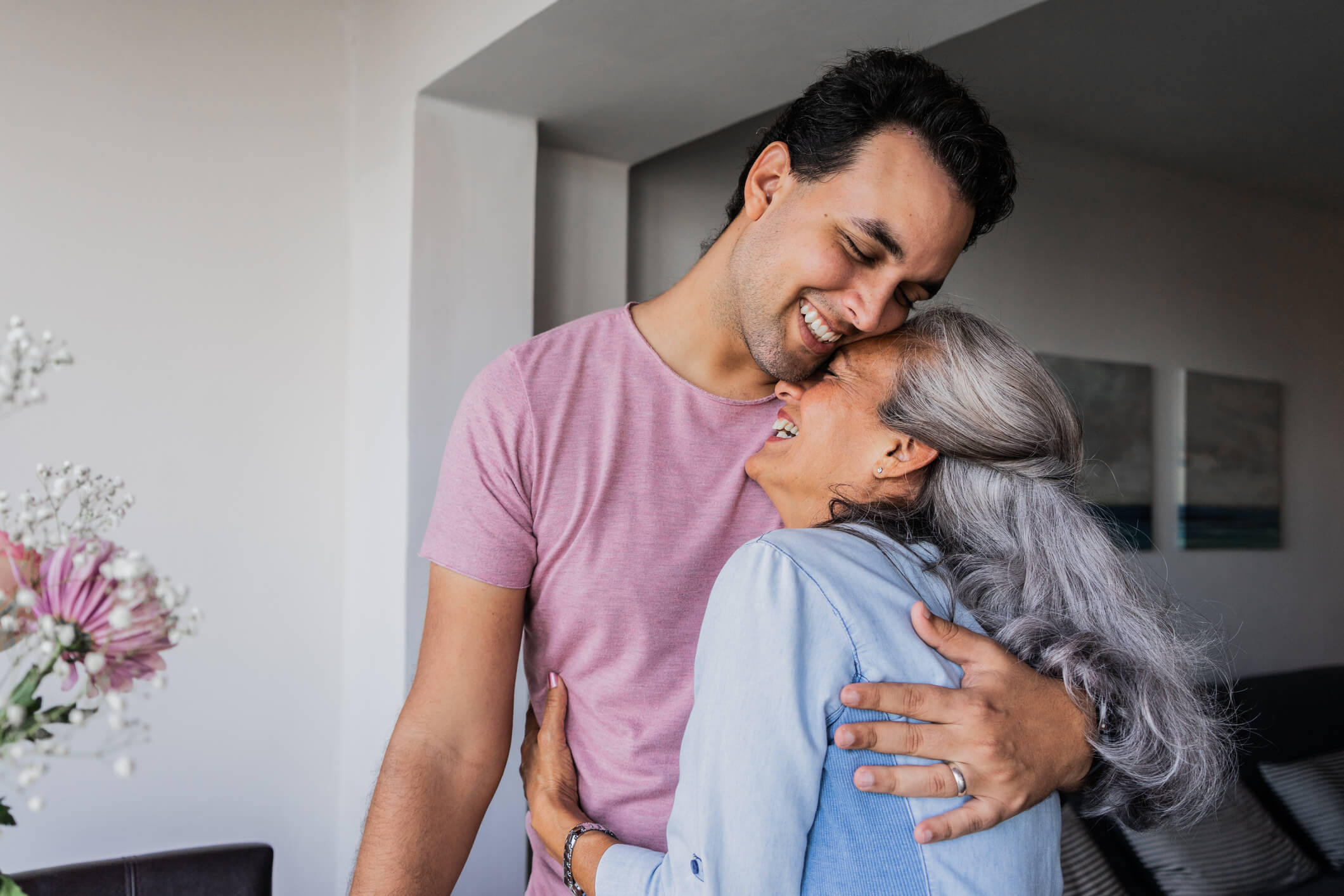 El verdadero motivo por el que el 85% de los jóvenes en España sigue viviendo con sus padres no es la vivienda ni el salario