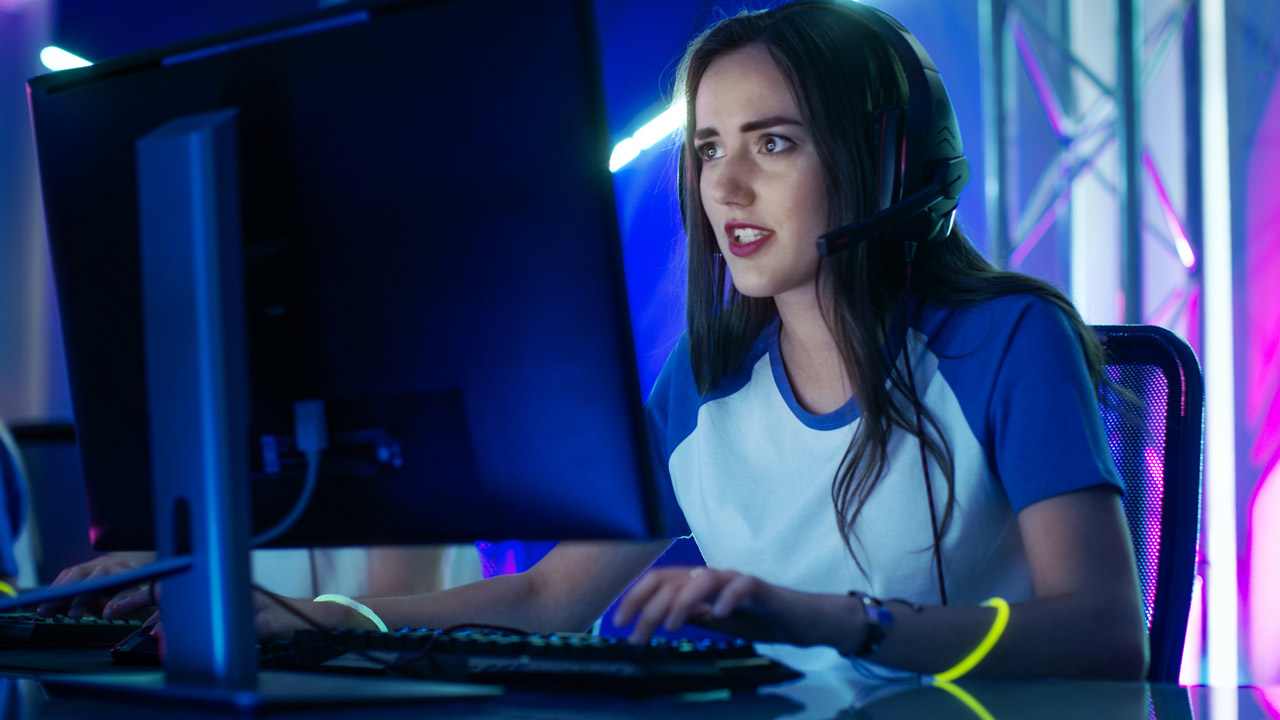 Ser mujer gamer: insultos, acoso y amenazas que van más allá del juego