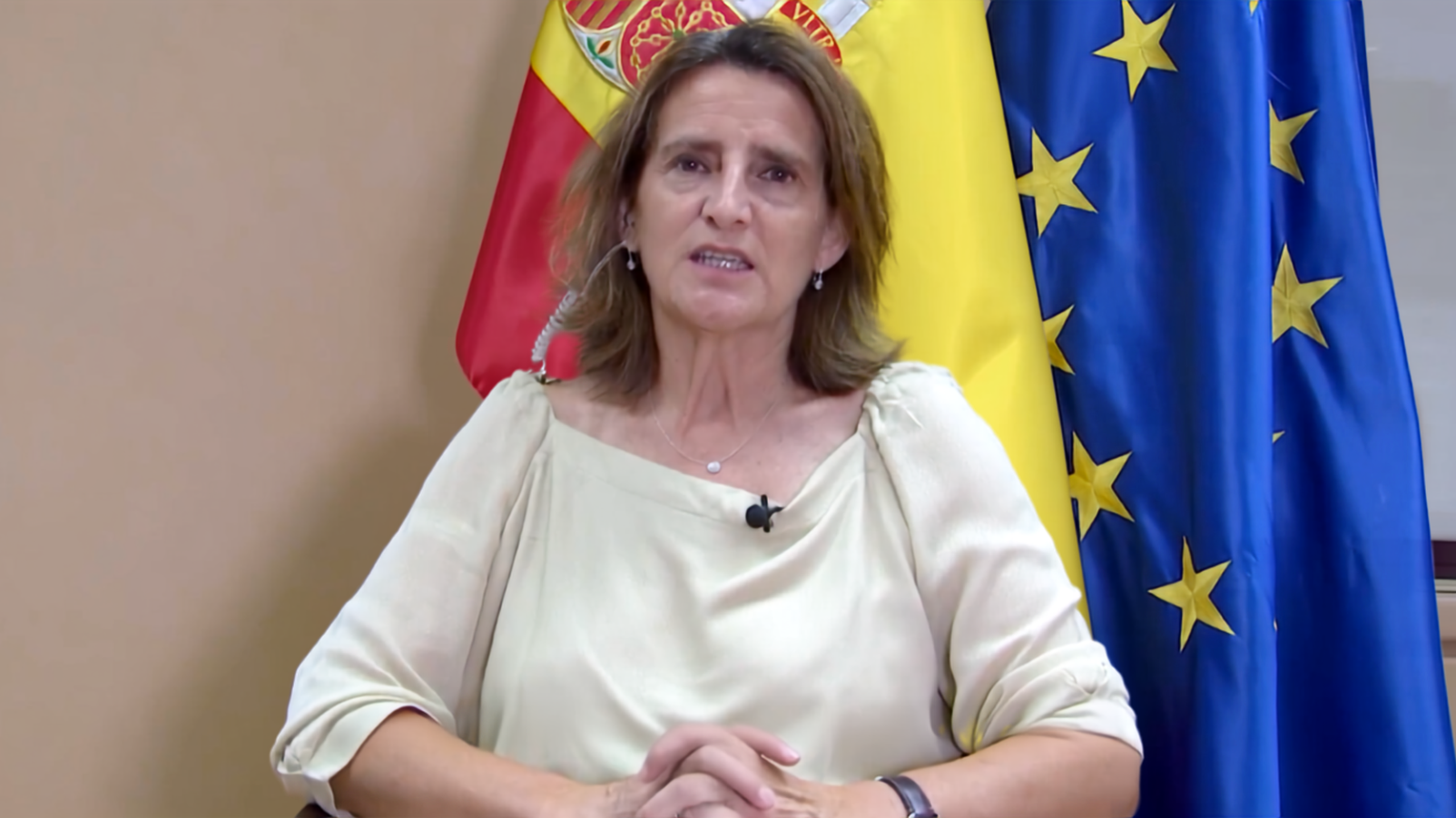 Teresa Ribera carga contra los negacionistas del clima con los incendios aún activos: «Son peligrosos y estúpidos. Mienten»