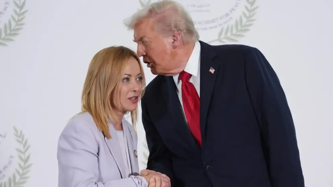 Trump se burla de Meloni y pide «orden de alejamiento»: el machismo como estilo de diplomacia