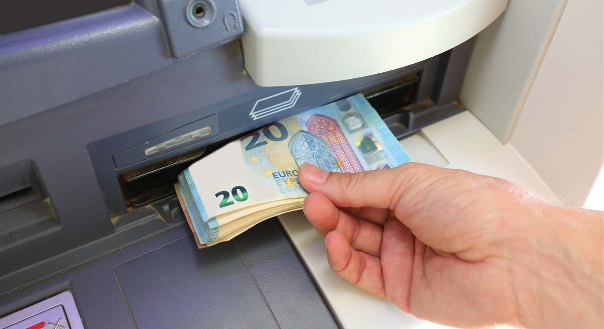 Bruselas negocia un cambio que podría poner en peligro los cajeros automáticos y dificultar el acceso al efectivo