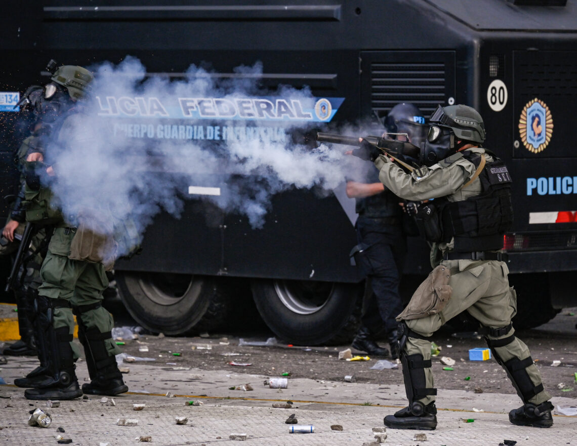 De custodiar fronteras a reprimir ciudadanos: la Gendarmería que el Gobierno de Milei despliega frente a la protesta