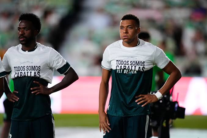 Mbappé y Vinícius ocultan el mensaje de apoyo a Ceuta antes del Elche-Real Madrid