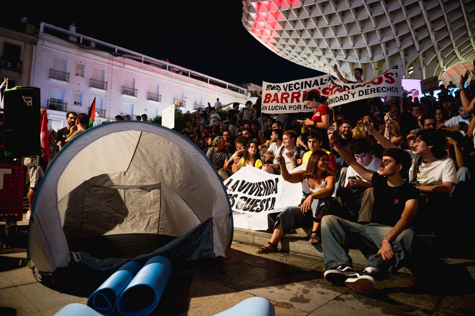 La protesta por la vivienda se extiende por España: acampadas, cortes de calles y movilizaciones en Madrid, Barcelona, Sevilla, Valladolid y otras ciudades