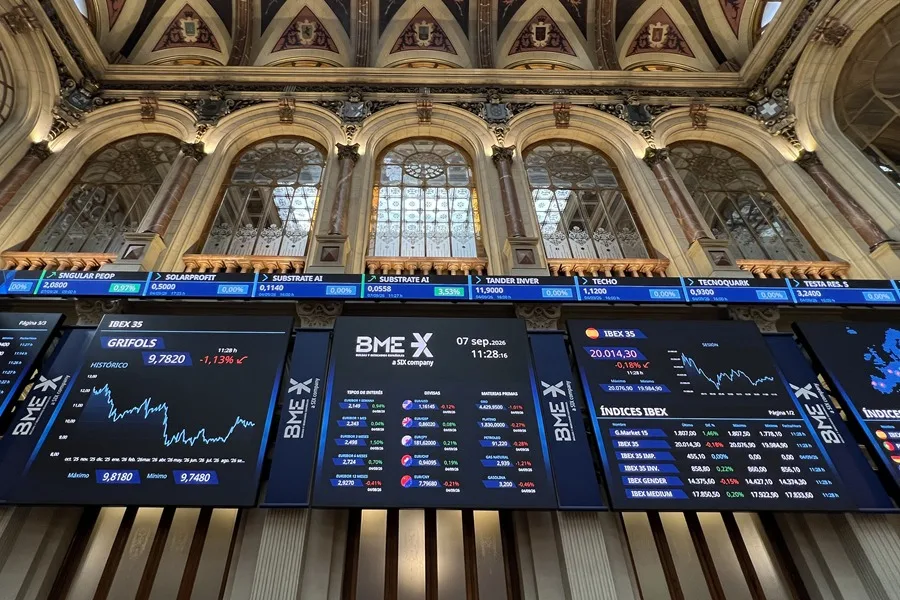 La caída de la Bolsa española y el alza del petróleo amenazan con encarecer la vida de las familias más vulnerables