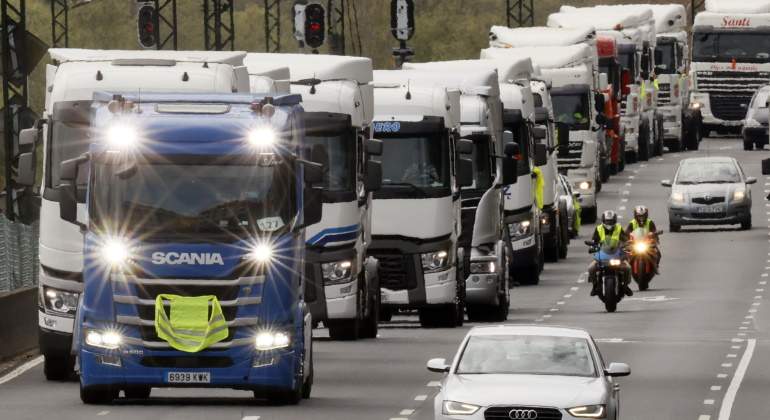 Los transportistas consideran insuficientes las ayudas al gasóleo y reclaman al Gobierno más apoyo ante el fuerte aumento de los costes